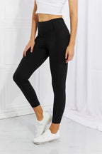 Reflective Dot Active Leggings Trendsi