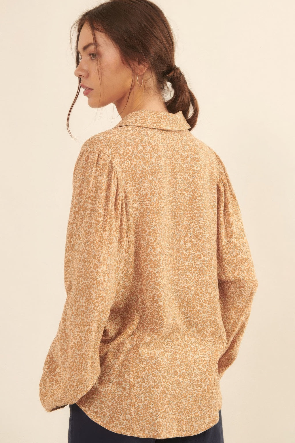Collared Neckline Floral-print Shirt Sleek and Stylish