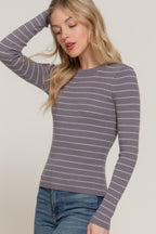 Women’s Striped Knit Crew Neck Pullover Sleek and Stylish
