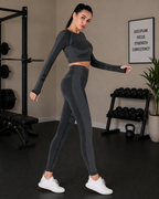 Women’s Seamless Long Sleeve Crop Top & High-Waisted Leggings Activewear Set Sleek and Stylish