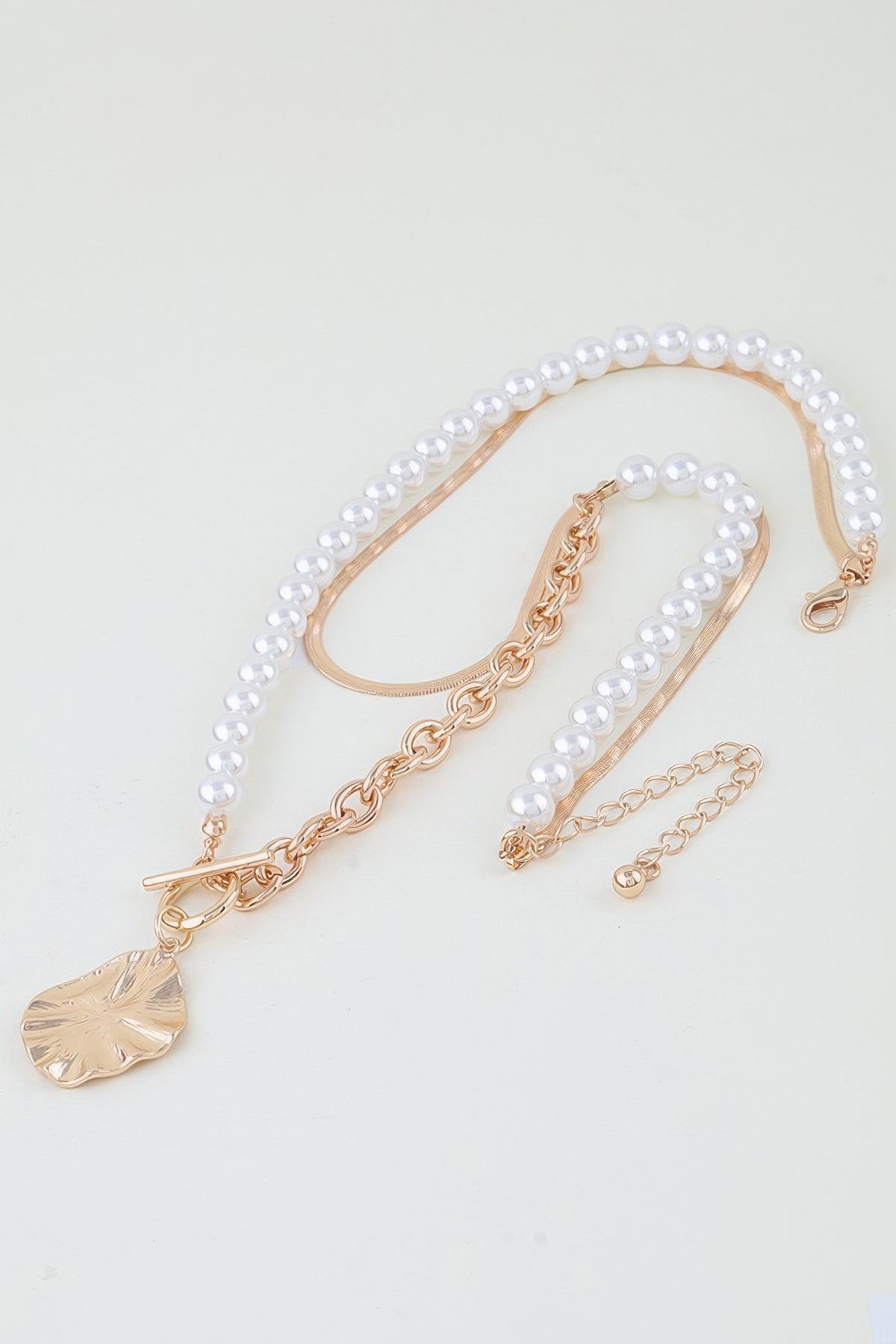 Hammered Toggle Beaded Chain Necklace Sleek and Stylish
