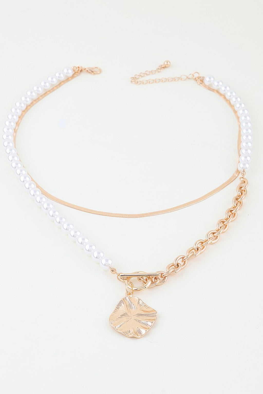 Hammered Toggle Beaded Chain Necklace Sleek and Stylish