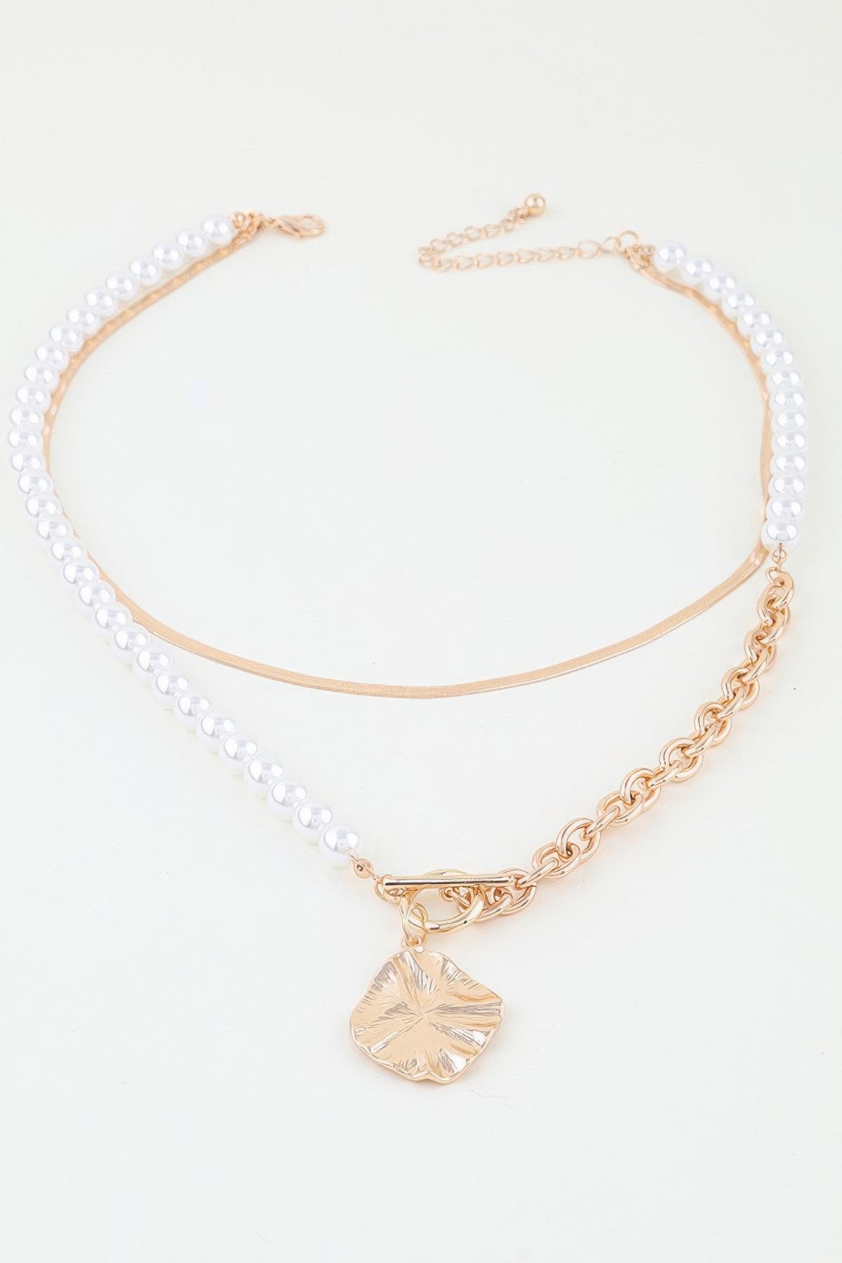 Hammered Toggle Beaded Chain Necklace Sleek and Stylish